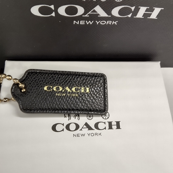 Coach Black and Gold Leather Hang Tag - Picture 1 of 4